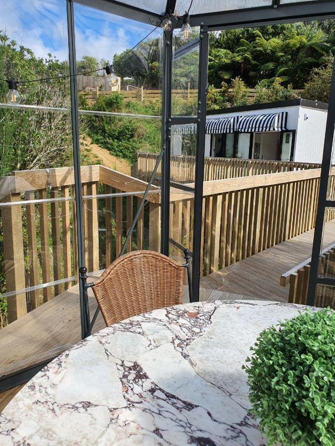 Tiny House With Greenhouse Dining ロワー・ハット エクステリア 写真