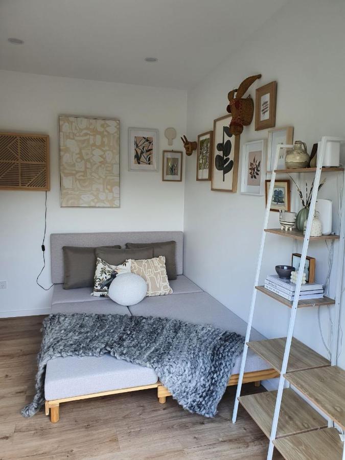 Tiny House With Greenhouse Dining ロワー・ハット エクステリア 写真